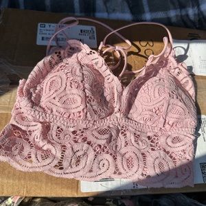 Never been worn it’s a bra but like a shirt crop topped